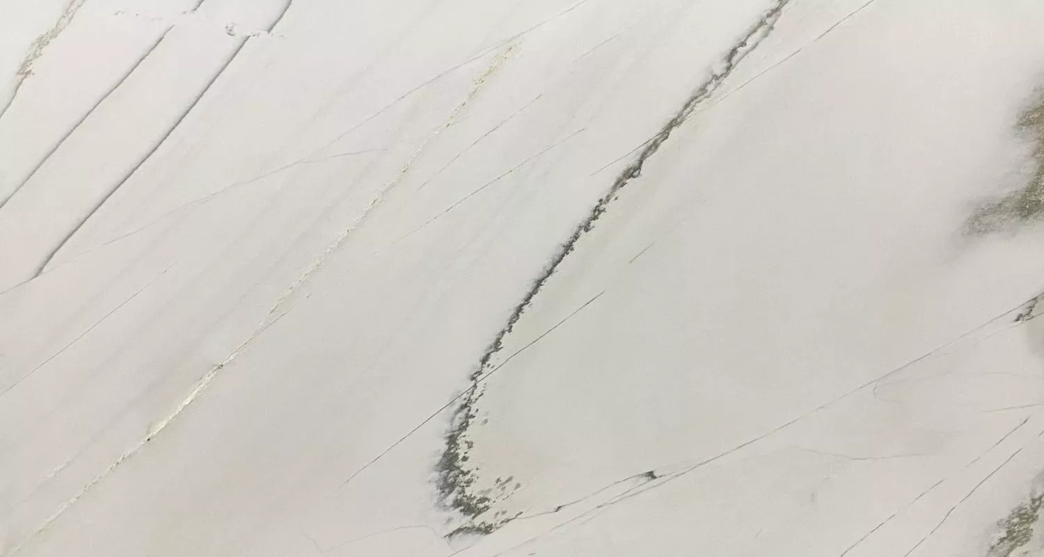 SEA PAR<span>海溝刻痕，光縷平行</span><span>巴西/石英</span>